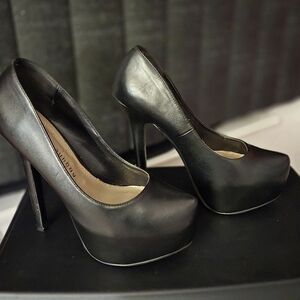 Chinese Laundry Women's Black Platform Heels